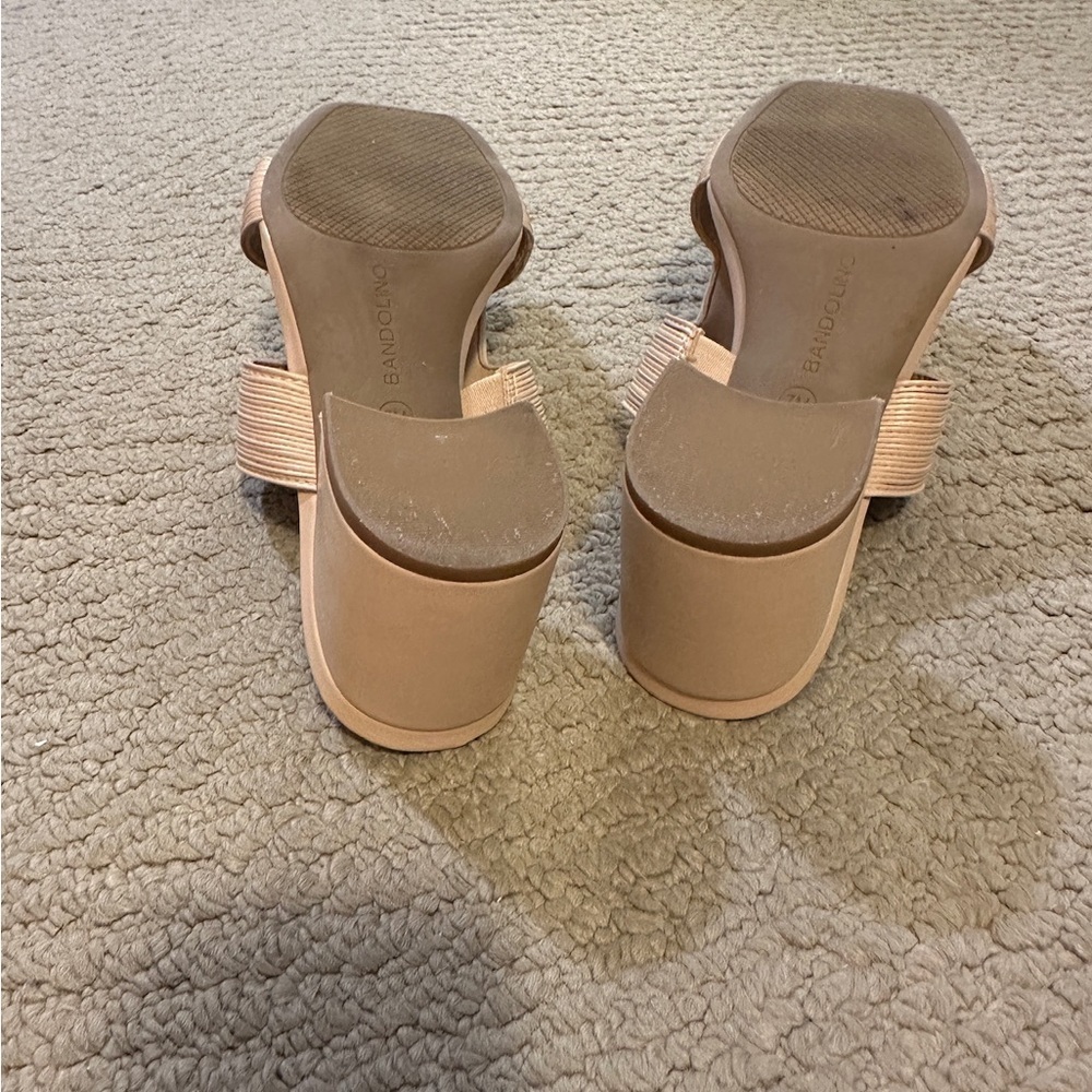 Bandolino Women's Tan Sandals - Picture 4 of 5